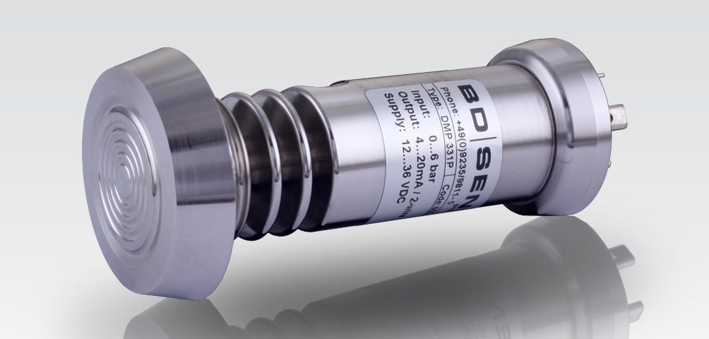Key automation components for food and beverage lines, including proximity sensors, optical sensors, limit switches, temperature sensors and IP-rated components for washdown environments.